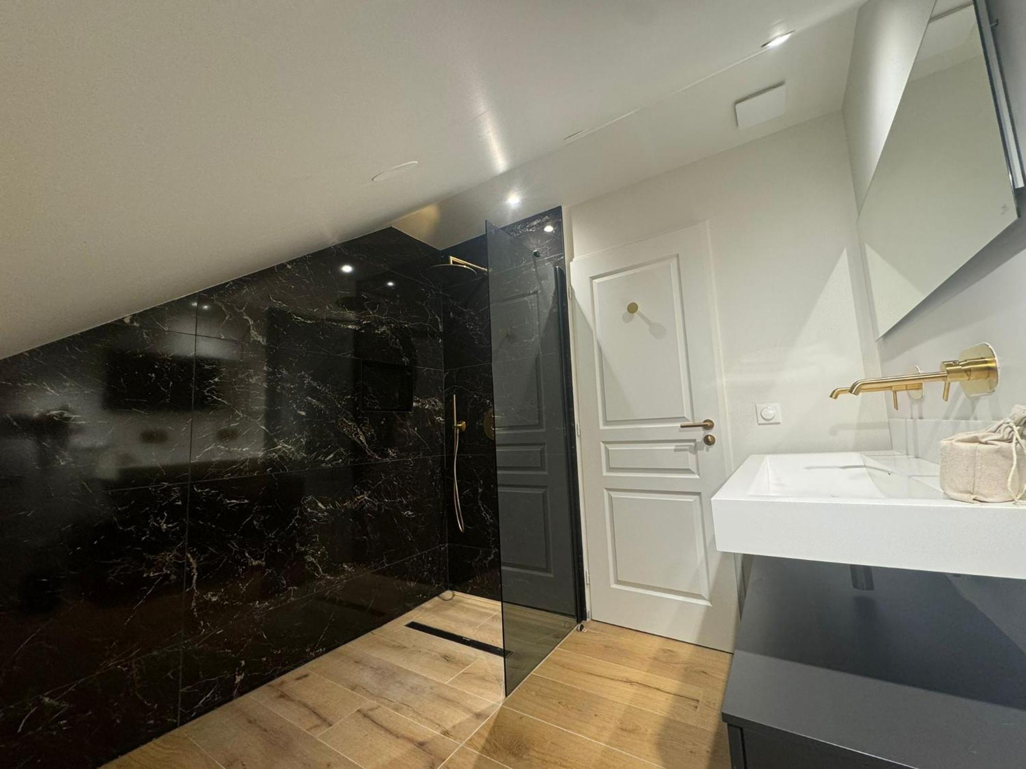 Appartements Confortables Avec Vue Montagne - Residence Villa Belle Fleur Chateau-Ville-Vieille Exterior photo