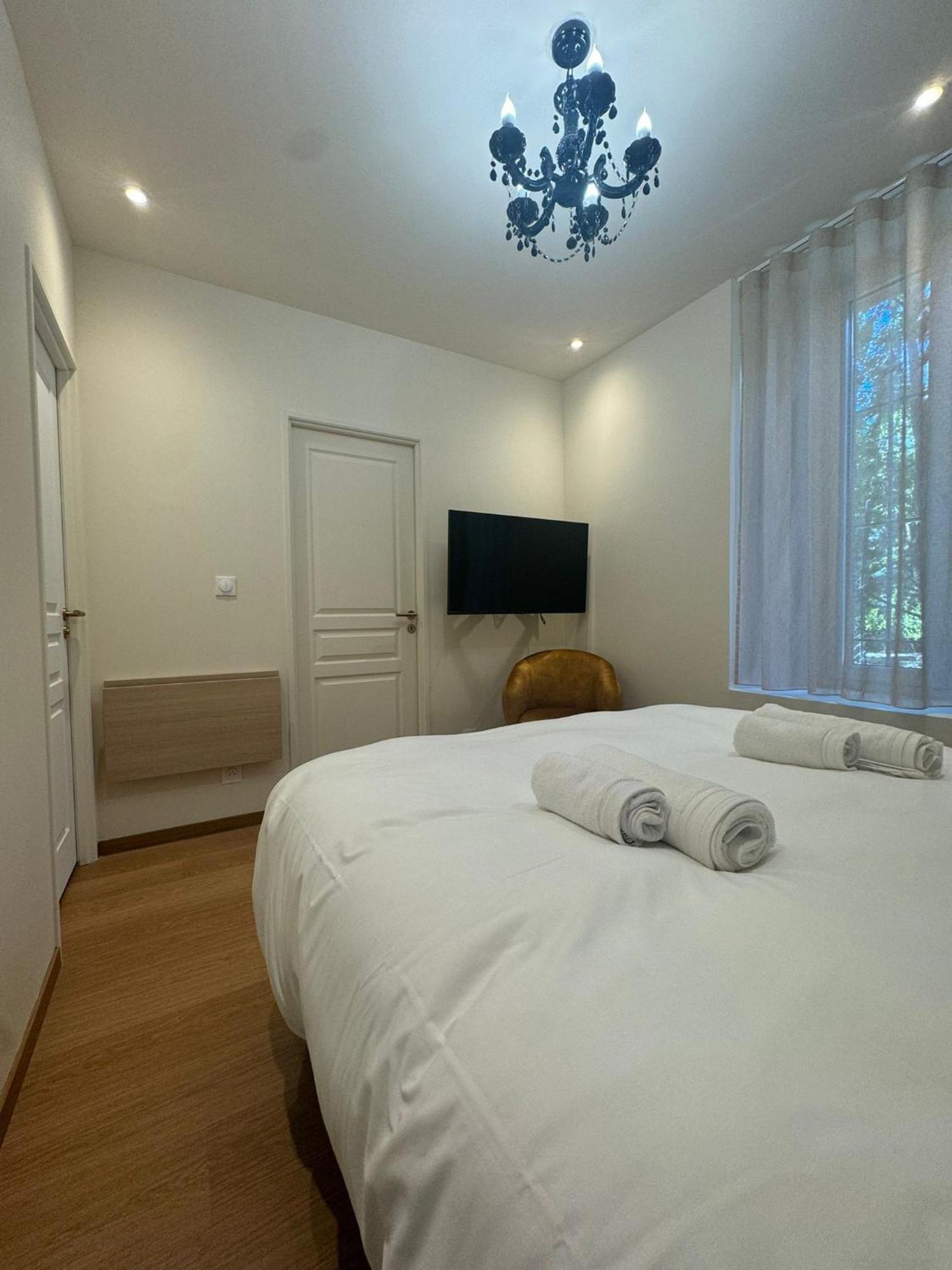 Appartements Confortables Avec Vue Montagne - Residence Villa Belle Fleur Chateau-Ville-Vieille Exterior photo