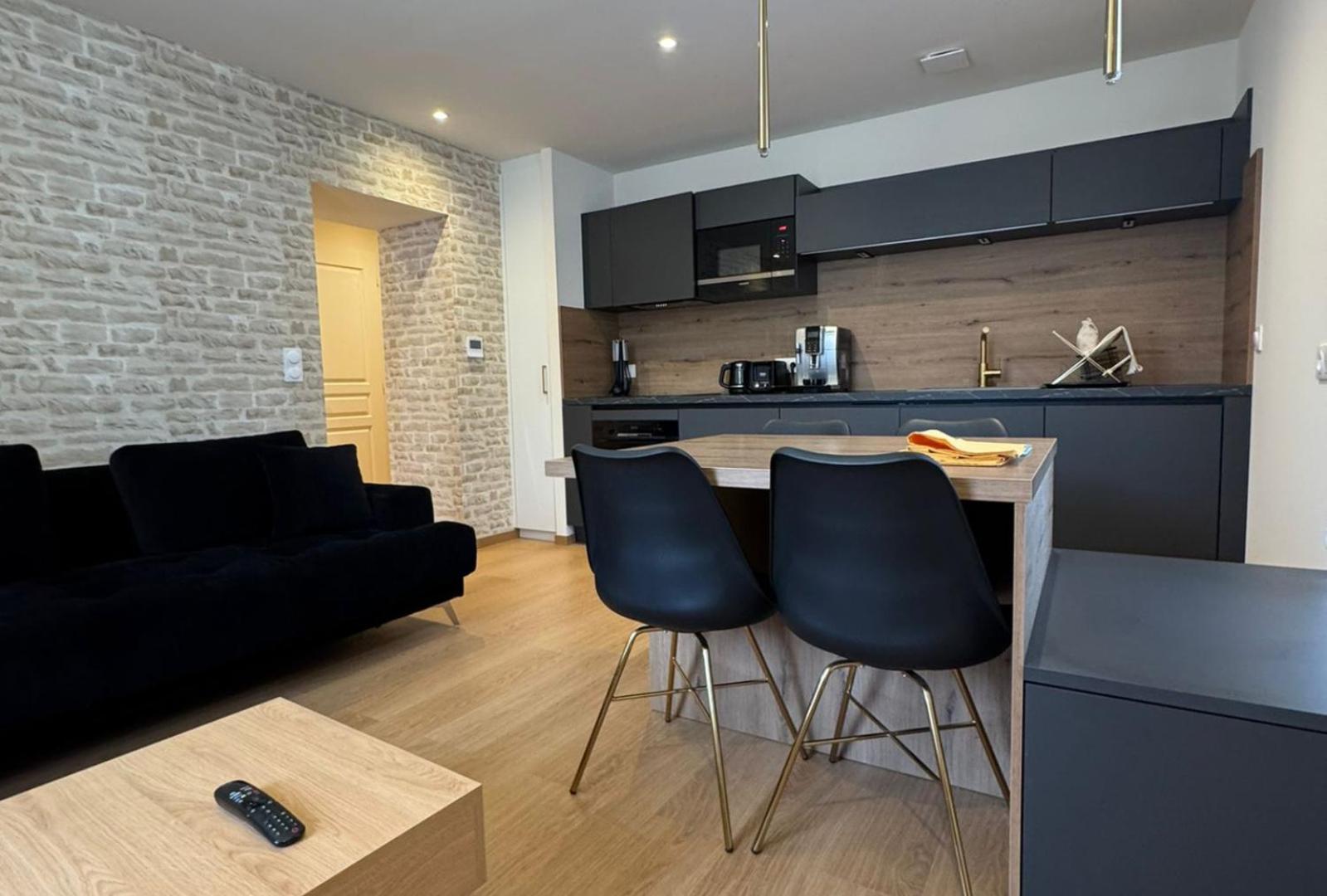 Appartements Confortables Avec Vue Montagne - Residence Villa Belle Fleur Chateau-Ville-Vieille Exterior photo